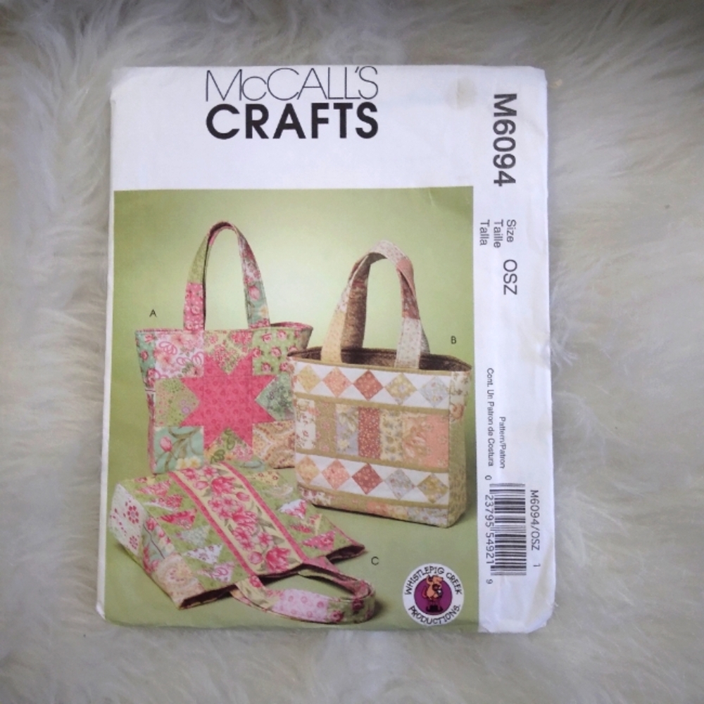 McCall's 6094 Tote Bags With Quilt Patch Details, Approx 13"×13"